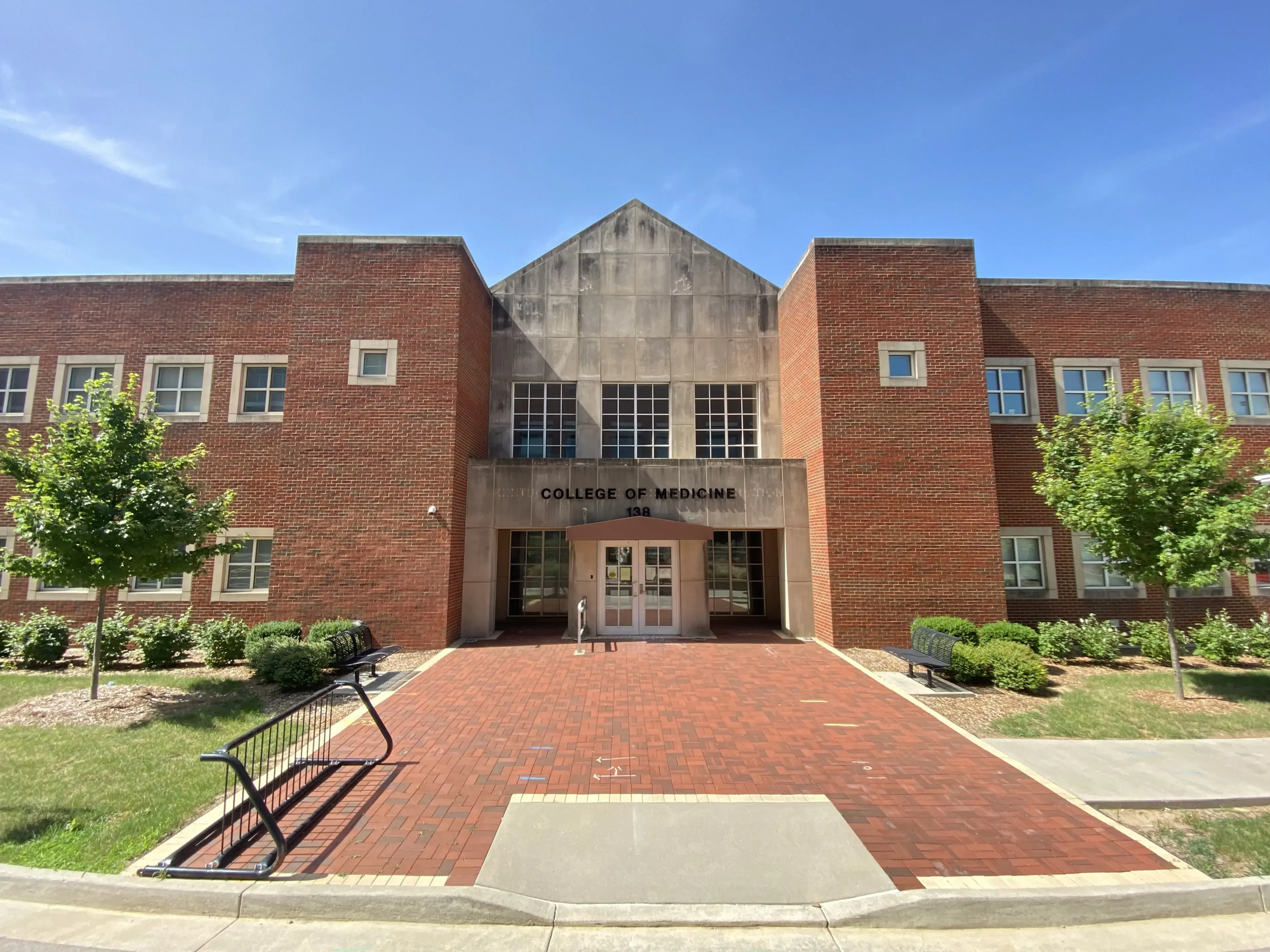 Leader Building